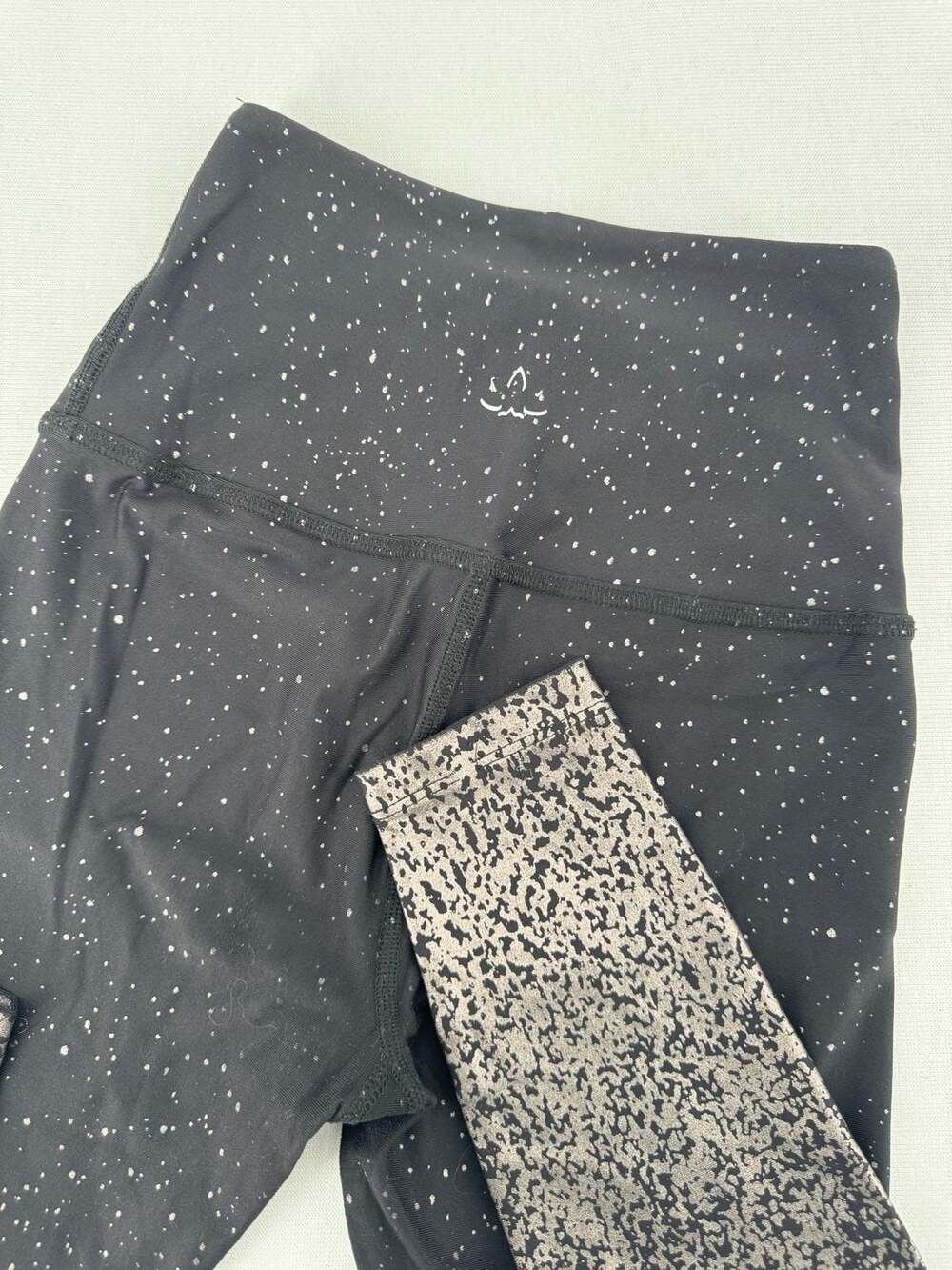 Beyond Yoga Alloy Ombre High Waisted Leggings Size S Black Metallic